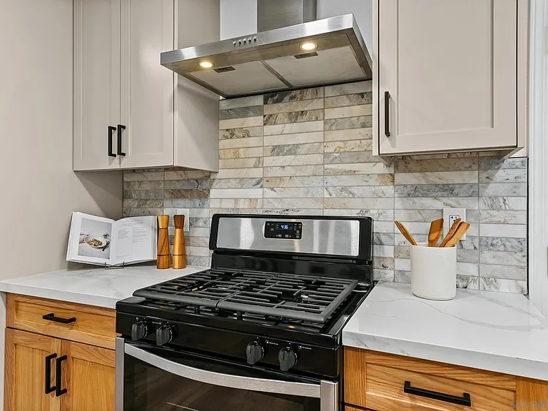 3234 Roberta Ln #1B — Photo 6