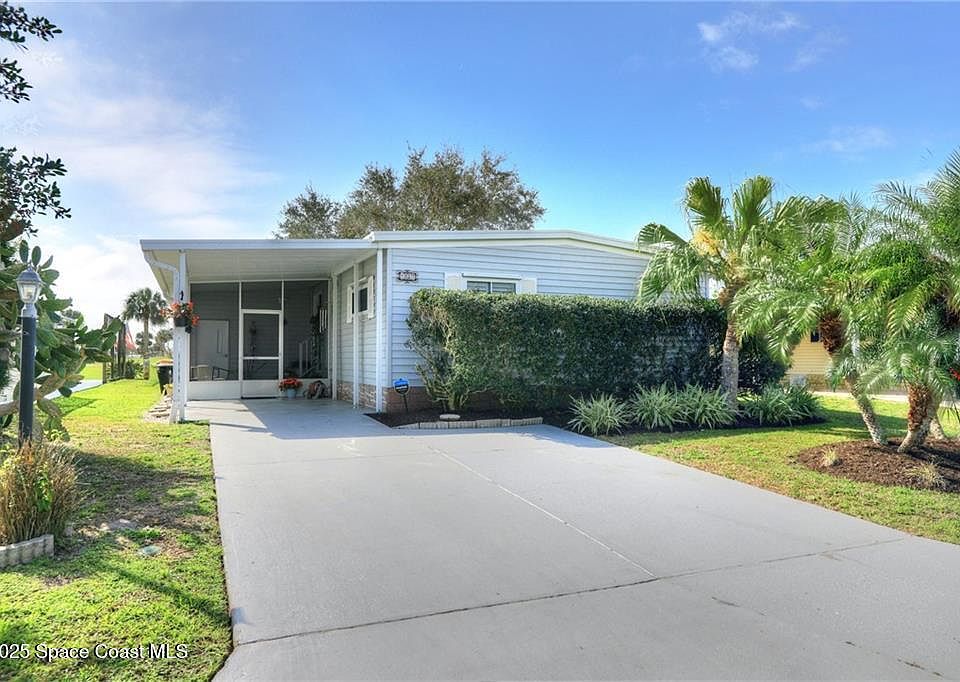 1st image of 1027 Royal Palm Dr