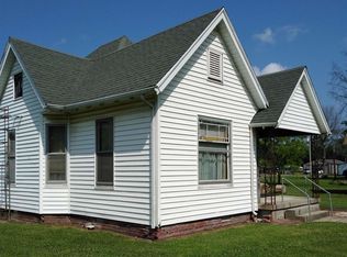 320 N Main St, Xenia, IL 62899