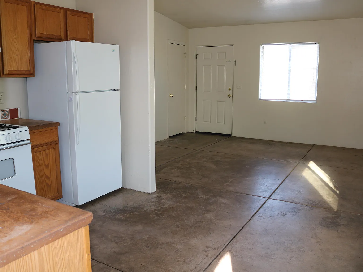 2 bed, 1.0 bath, 763 sqft, $950 — Photo 4