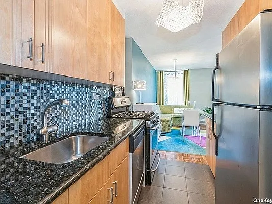 Sold by Coldwell Banker American Homes | media 8