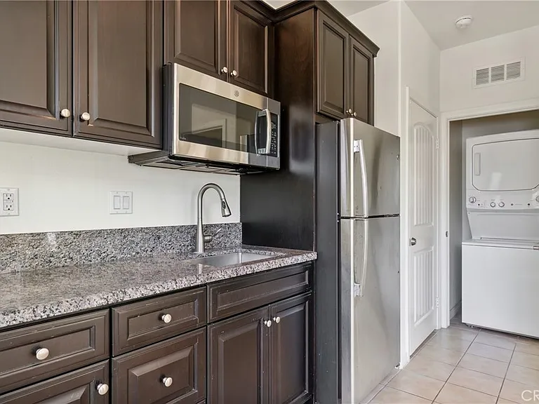 6956 La Rochelle Way — Photo 5