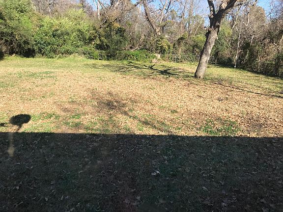 4th image of 707 E Bryan Ave