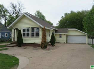 326 S Main Ave, Sioux Center, IA 51250