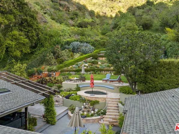 2618 Mandeville Canyon Rd, Los Angeles, CA 90049