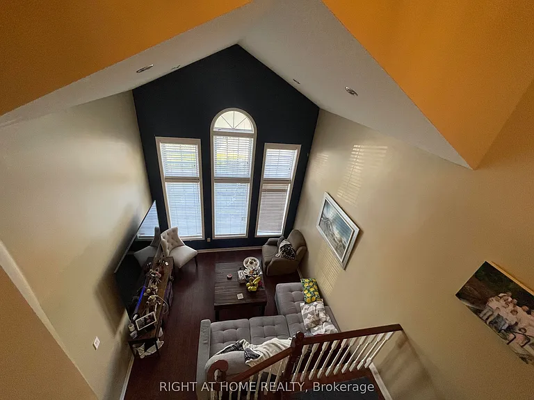 5654 Churchill Meadows Blvd — Photo 2