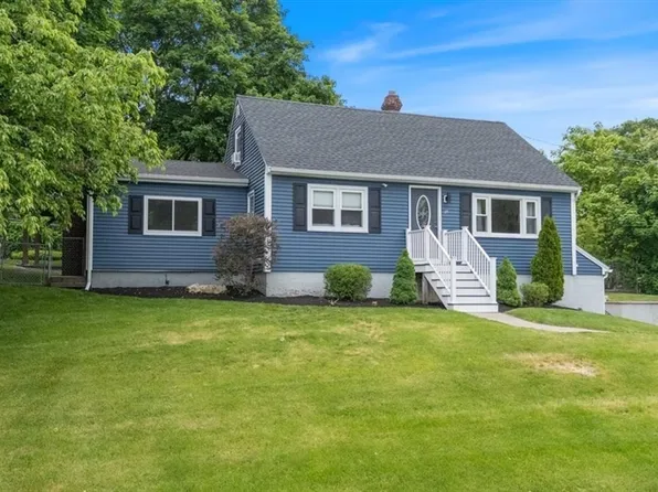 25 Charles St, Dracut, MA 01826