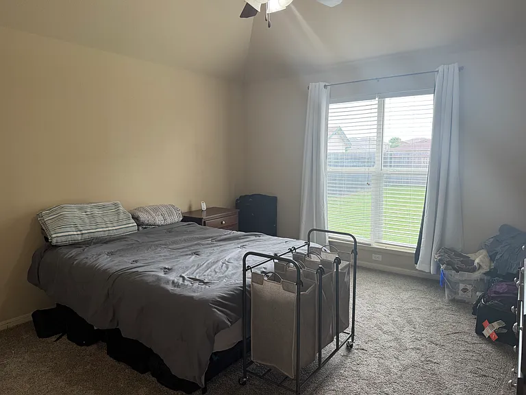 5811 Alexandria Dr — Photo 11