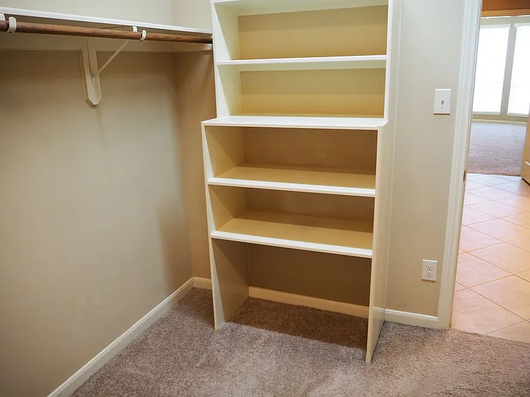 28607 Green Hedge Dr — Photo 20