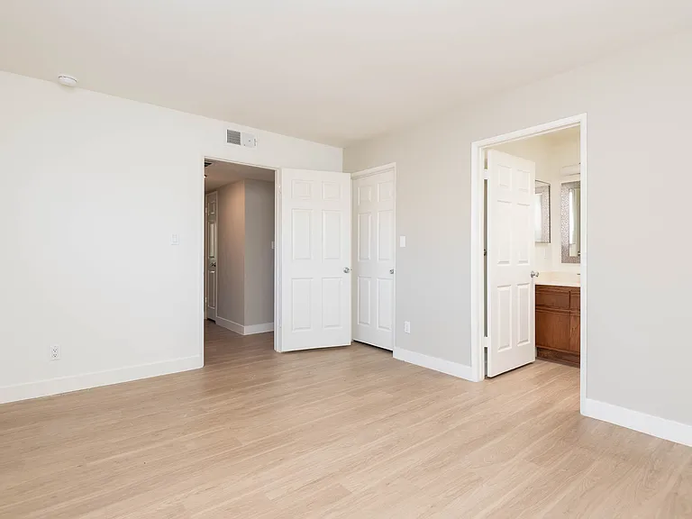 12627 Matteson Ave #201 — Photo 8