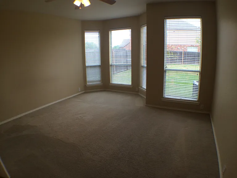 2509 Nueces Cv — Photo 10