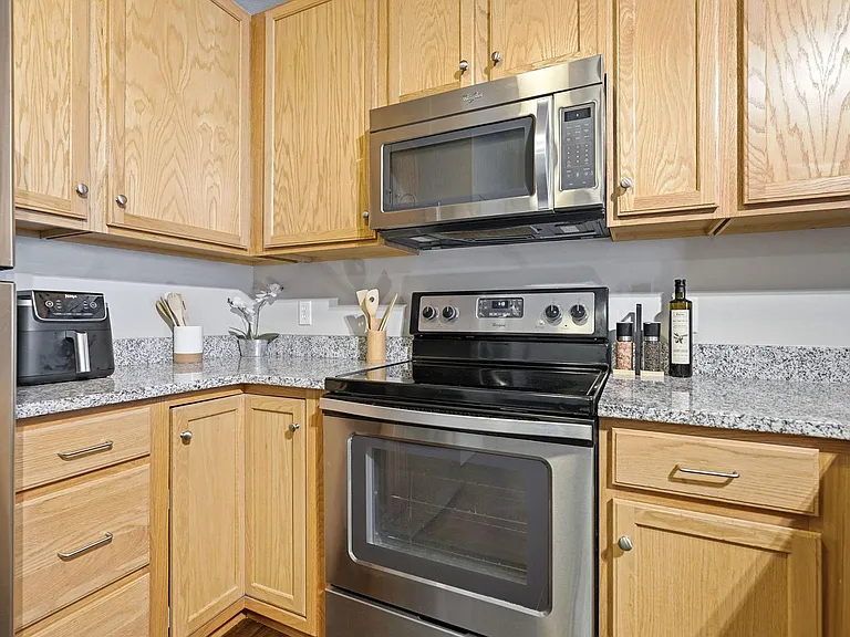 545 N 1st St #400 — Photo 8
