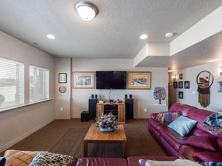2296 S Hunter Dr — Photo 14