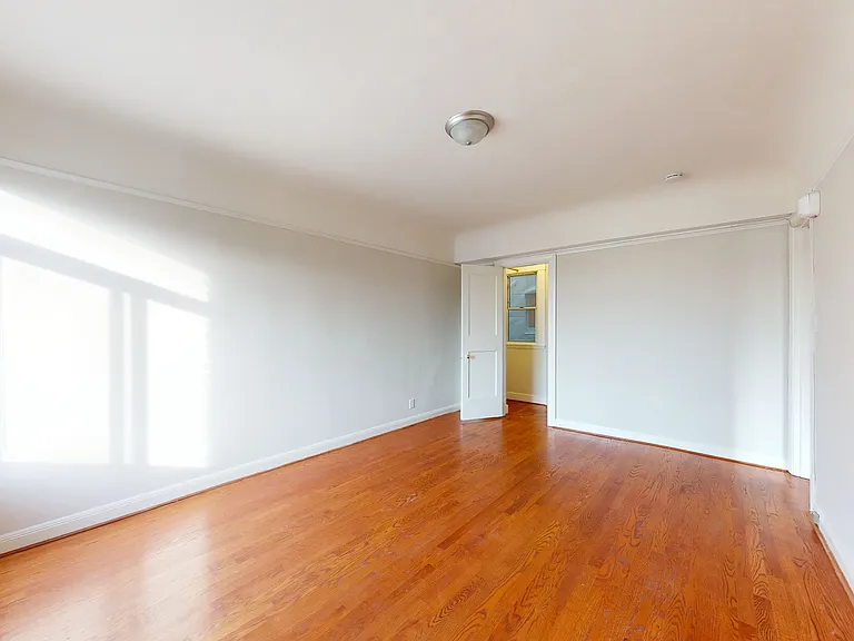 2242 Polk St #311 — Photo 8