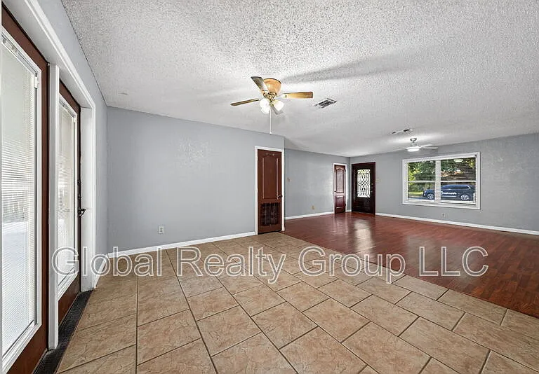 138 Bobolink Dr — Photo 8