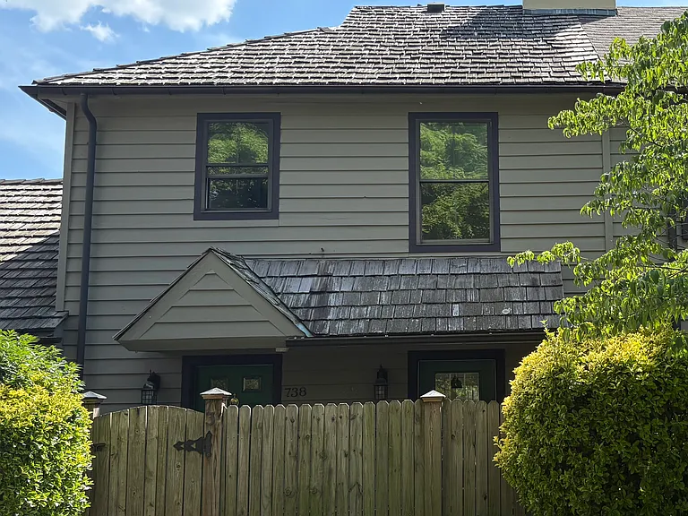 738 Merion Grn — Photo 2