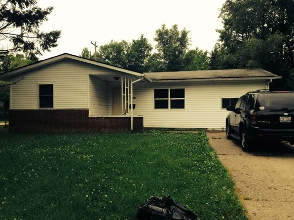 1611 Hedge Rd, Champaign, IL 61821