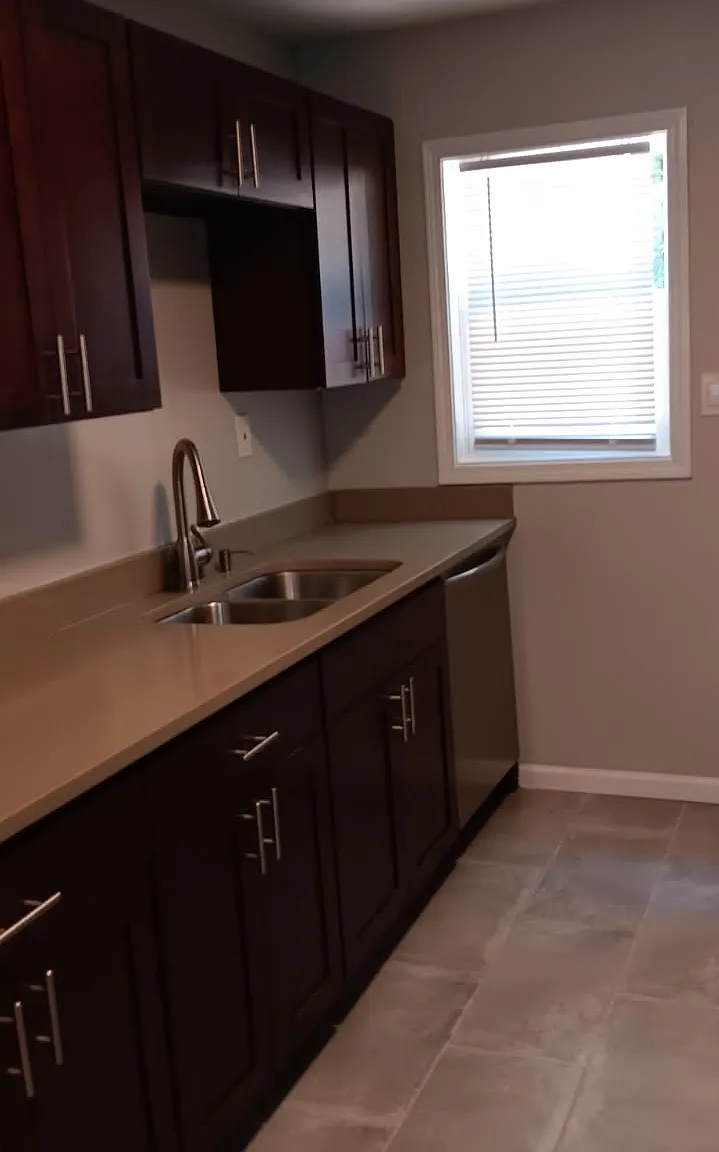 1 bed, 1000 sqft, $1,275 — Photo 2