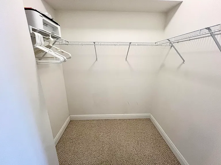 975 NW Flagler Ave — Photo 24
