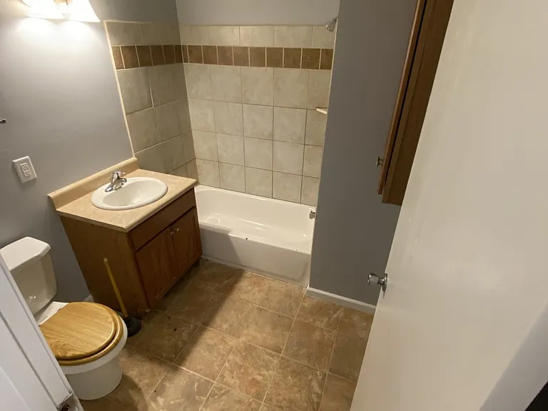 204 2nd St #6 — Photo 14