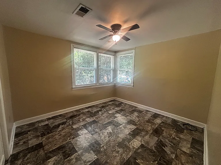 461 Sweetwater Cir — Photo 12
