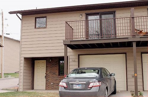 2nd image of 715 Plum Tree Ln
