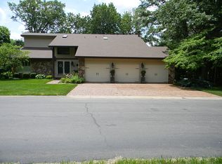 320 Jubaka Dr, Fairview Heights, IL 62208