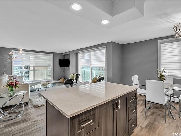 5th image of 320 5th Ave N #1606