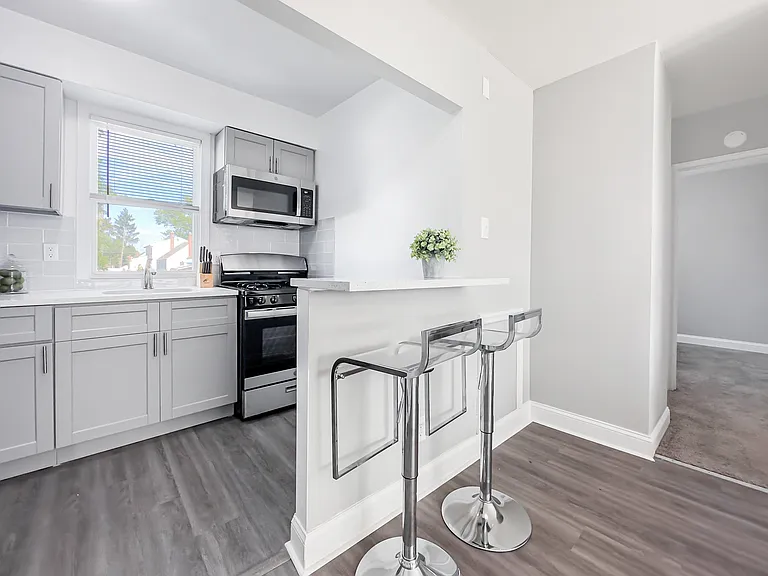 1 W Oakland Ave #15D — Photo 6