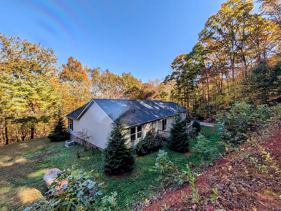 25 Silver Maple Ln