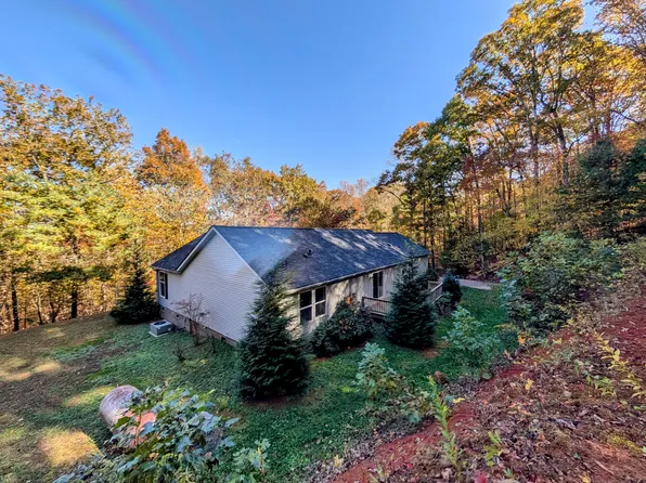 25 Silver Maple Ln, Rabun Gap, GA 30568