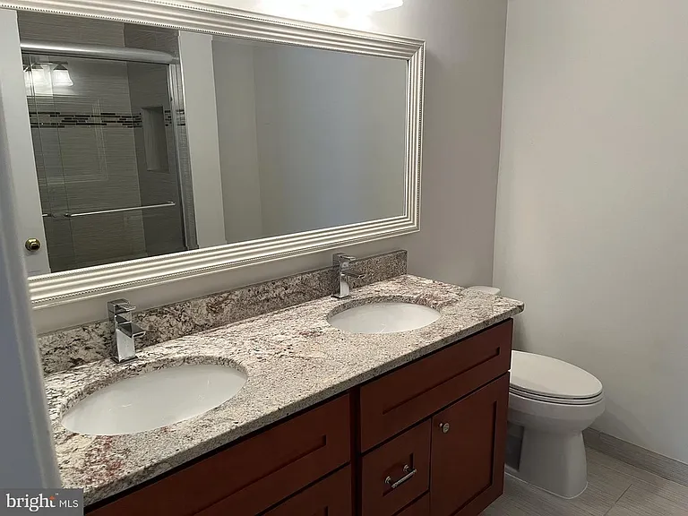 8573 Raglan Rd — Photo 14