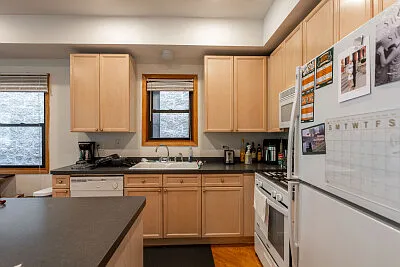 2718 N Wayne Ave #2 — Photo 3