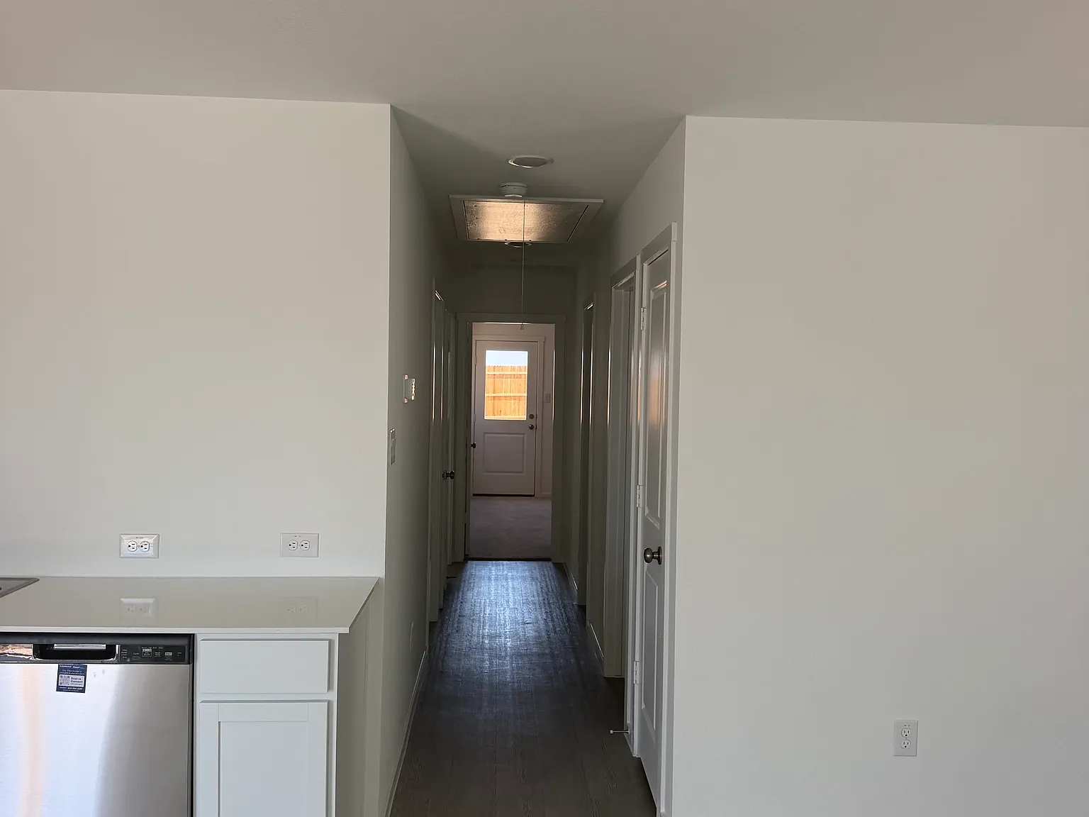 3 bed, 1049 sqft, $1,200 — Photo 3