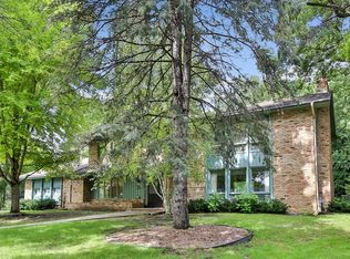 6204 Schaefer Cir, Edina, MN 55436