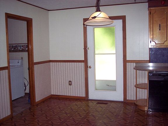 4th image of 694 McBroom St