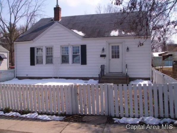 1 Pine Pl, Jacksonville, IL 62650