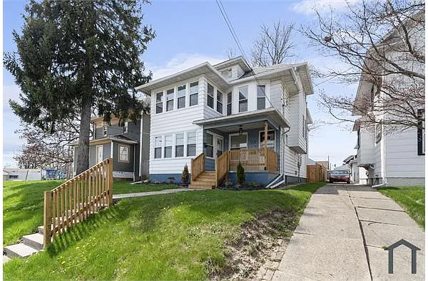 Building Photo - 1030 E Broadway St #2