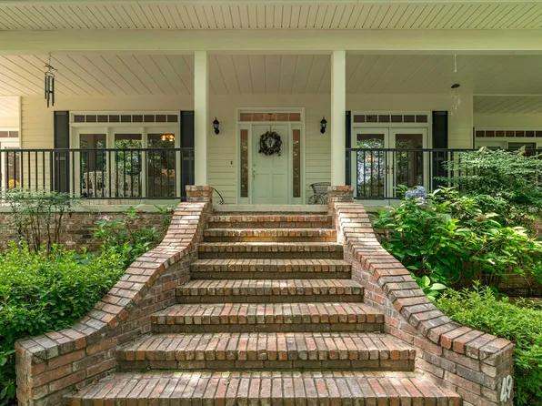 49 Rubi Cir, Hot Springs, AR 71909