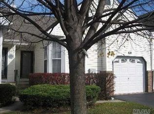 303 Constance Ln, Port Jefferson Station, NY 11776