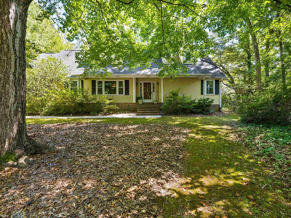 1st image of 302 Rosebay Dr