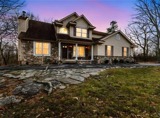 606 Mallard Ln, Bushkill, PA 18324