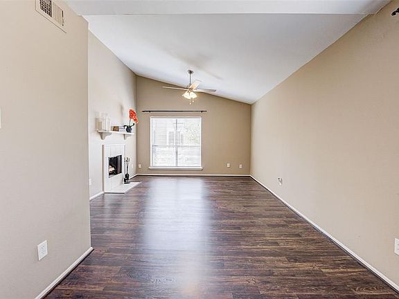 3rd image of 2025 Augusta Dr APT 904