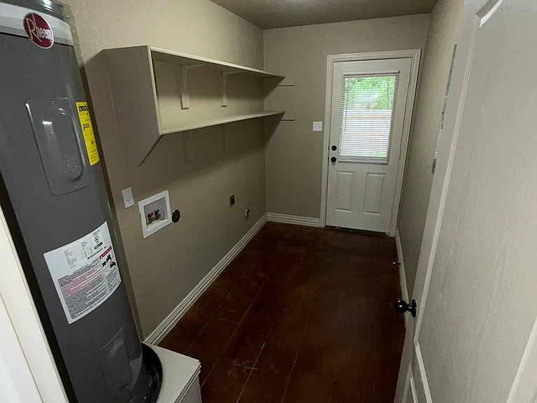 1002 Ferrara Cir #B — Photo 3