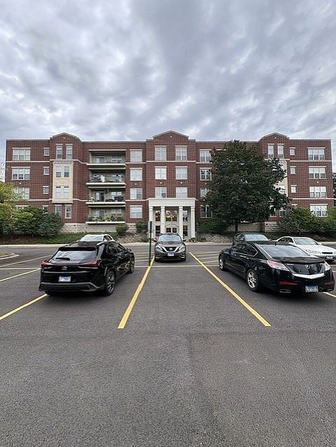 1st image of 715 Astor Ln Unit 201