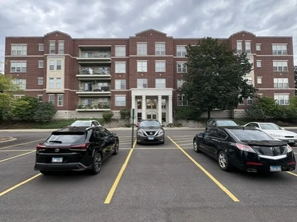 715 Astor Ln Unit 201, Wheeling, IL 60090