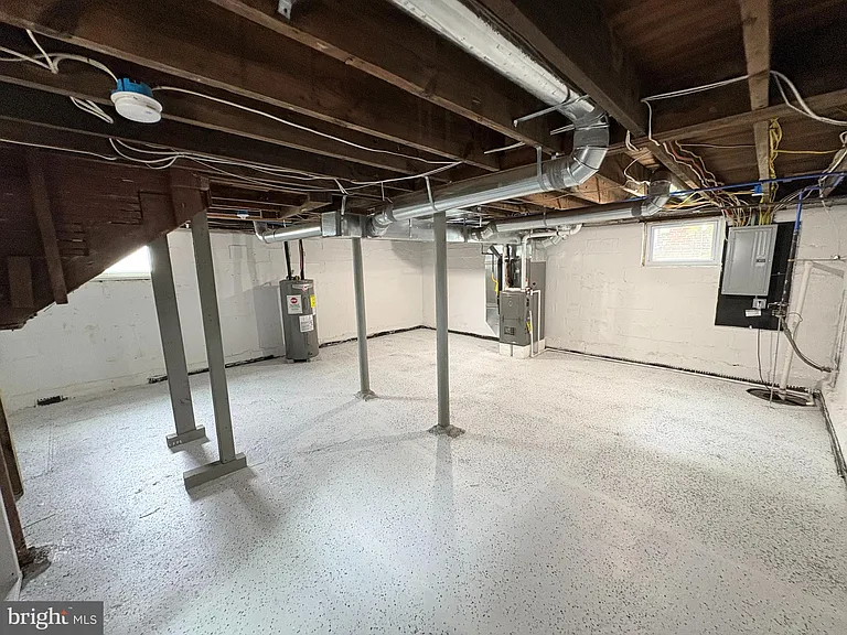 1535 Gross Ave — Photo 12