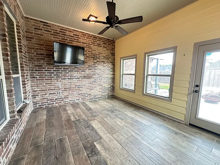 240 Danielle Dr — Photo 29