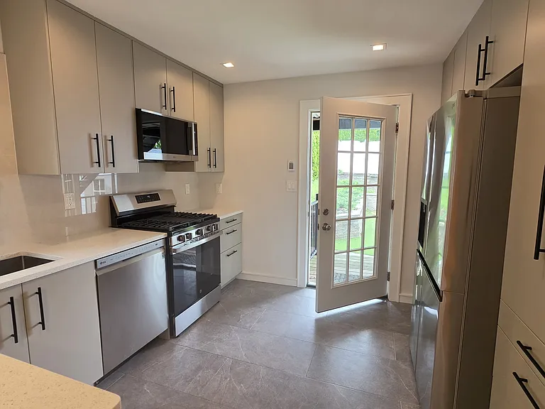 411 Hoboken Rd #1 — Photo 28