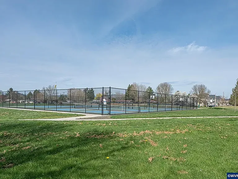 728 SE Bayshore Cir — Photo 23